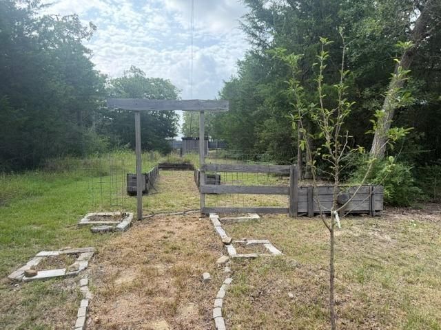 2203 Dead End Lane, Ledbetter, TX 78946