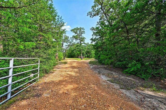 2203 Dead End Lane, Ledbetter, TX 78946