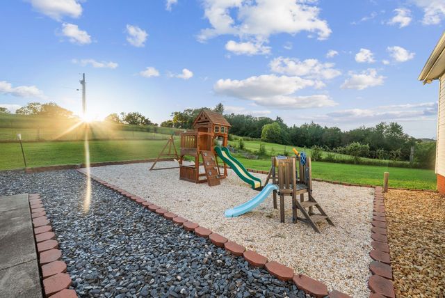 8130 Joy Rd, Mount Pleasant, TN 38474