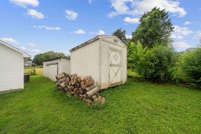 8130 Joy Rd, Mount Pleasant, TN 38474