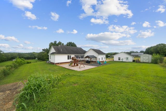 8130 Joy Rd, Mount Pleasant, TN 38474