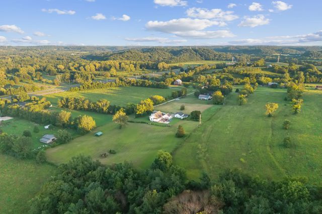 8130 Joy Rd, Mount Pleasant, TN 38474