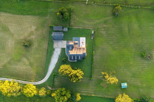 8130 Joy Rd, Mount Pleasant, TN 38474
