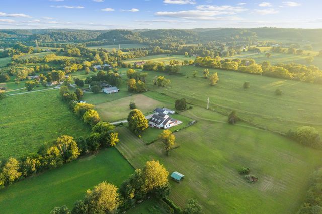 8130 Joy Rd, Mount Pleasant, TN 38474