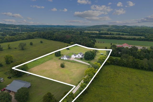 8130 Joy Rd, Mount Pleasant, TN 38474