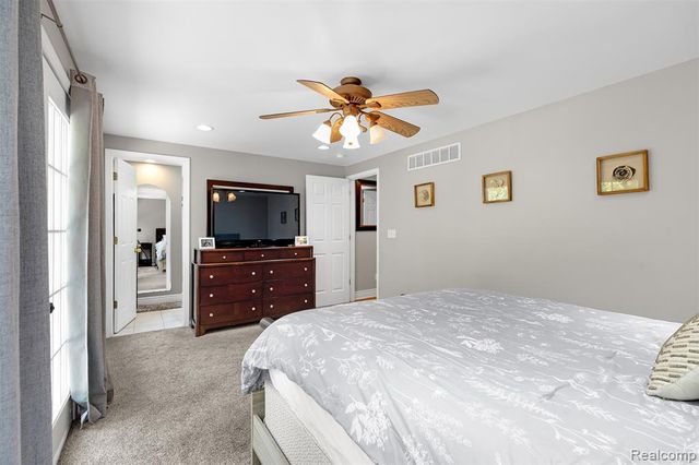 7677 Washburn, Washington, MI 48094