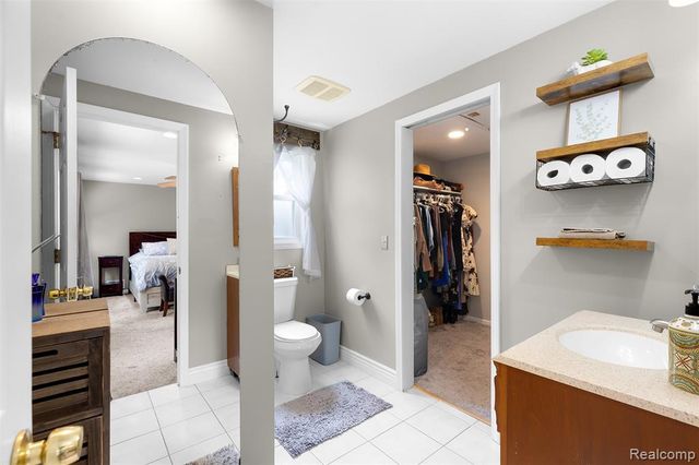 7677 Washburn, Washington, MI 48094
