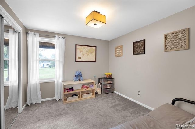 7677 Washburn, Washington, MI 48094