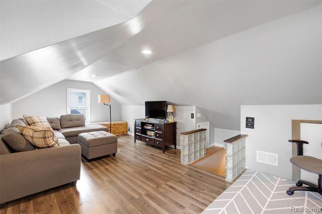 7677 Washburn, Washington, MI 48094