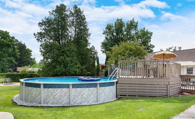 7677 Washburn, Washington, MI 48094