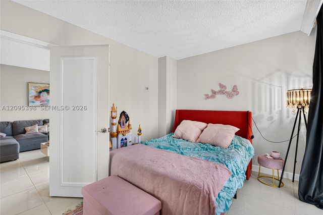 20335 W Country Club Dr 1402, Aventura, FL 33180