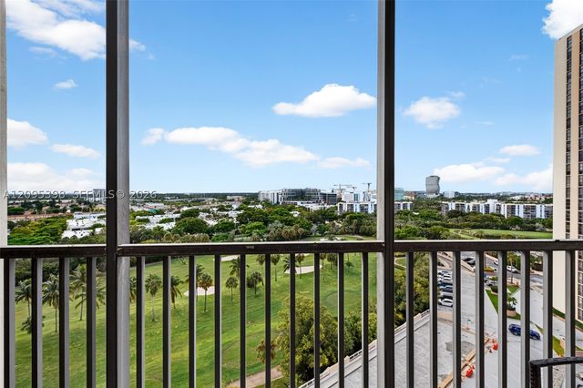 20335 W Country Club Dr 1402, Aventura, FL 33180