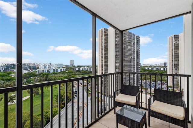 20335 W Country Club Dr 1402, Aventura, FL 33180