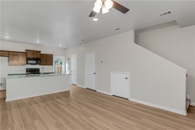 601 West 24th Street 121, Bryan, TX 77803