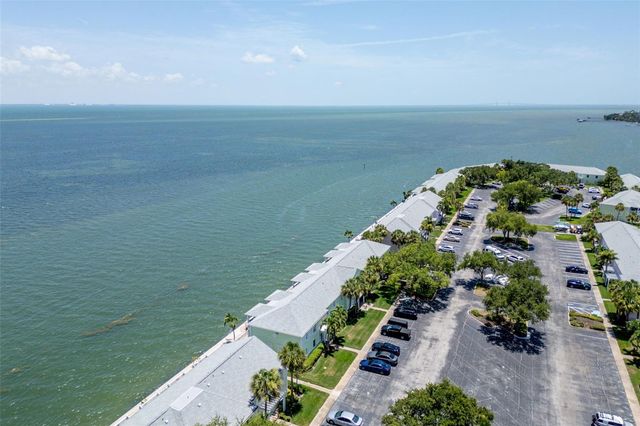 5118 COQUINA KEY DRIVE SE C, St Petersburg, FL 33705