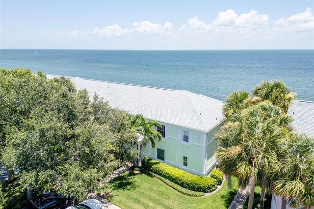 5118 COQUINA KEY DRIVE SE C, St Petersburg, FL 33705