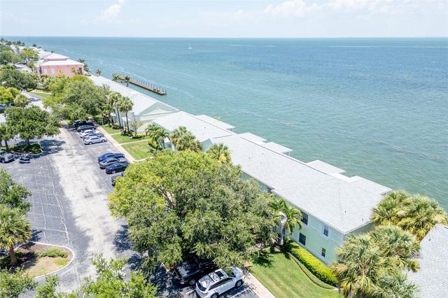 5118 COQUINA KEY DRIVE SE C, St Petersburg, FL 33705