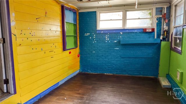 110 E Derenne Avenue, Savannah, GA 31405