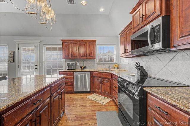 14346 S Toledo Avenue, Bixby, OK 74008