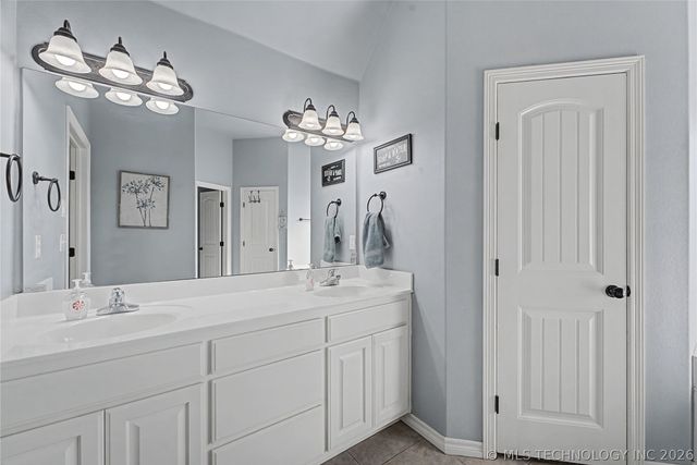 14346 S Toledo Avenue, Bixby, OK 74008