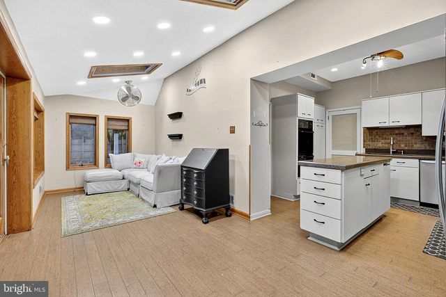 109 PENN ST, Riverton, NJ 08077