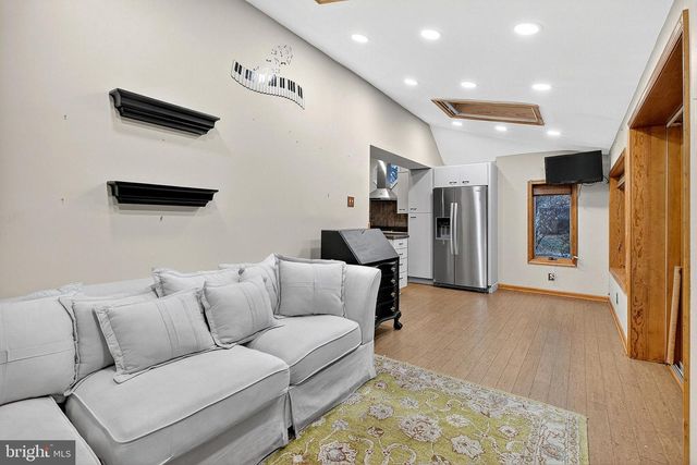 109 PENN ST, Riverton, NJ 08077