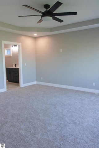 2816 W Crossroads Drive, Bay City, MI 48706