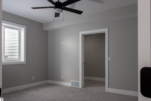 2816 W Crossroads Drive, Bay City, MI 48706