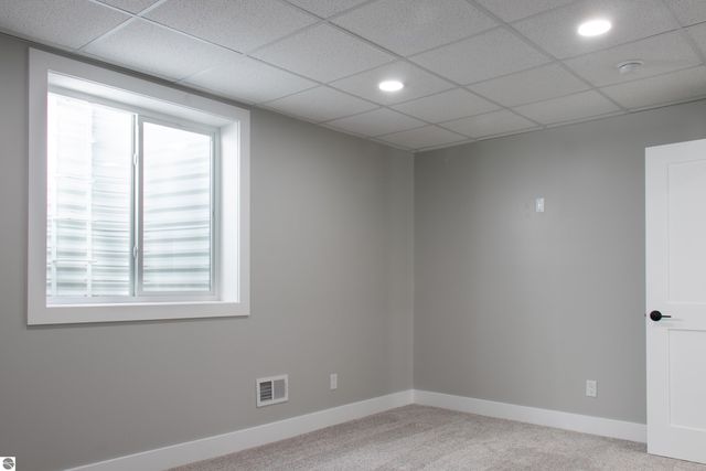 2816 W Crossroads Drive, Bay City, MI 48706