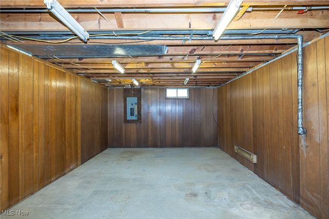 5525 Kennard Road, Seville, OH 44273