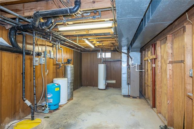 5525 Kennard Road, Seville, OH 44273