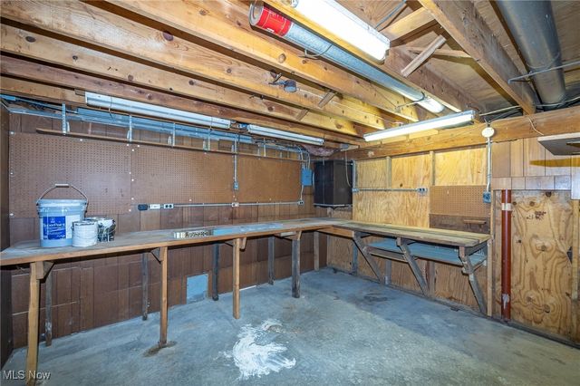 5525 Kennard Road, Seville, OH 44273