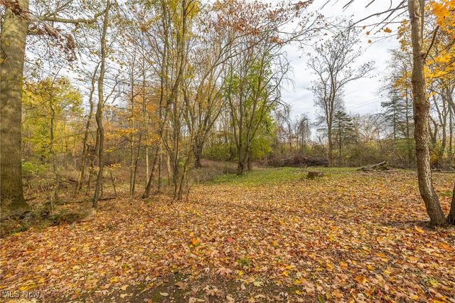 5525 Kennard Road, Seville, OH 44273