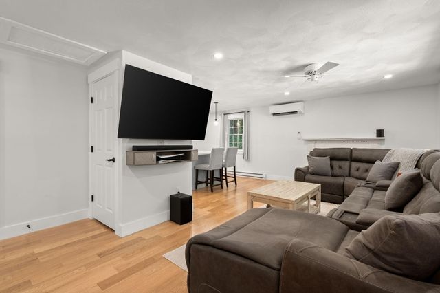 27 Frank Baker Road, South Yarmouth, MA 02664