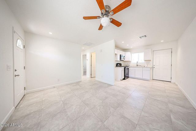 2810 E Roeser Road, Phoenix, AZ 85040