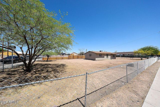 2810 E Roeser Road, Phoenix, AZ 85040