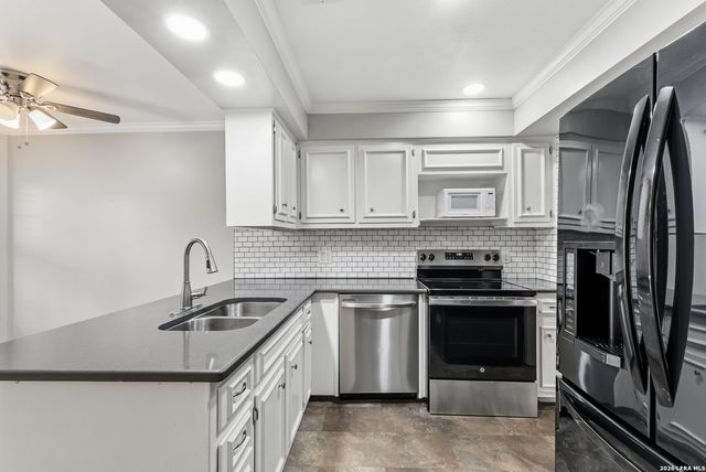 5359 Fredericksburg Rd Apt 305, San Antonio, TX 78229