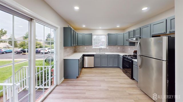 2405 Timber Ridge Court, Parlin, NJ 08859
