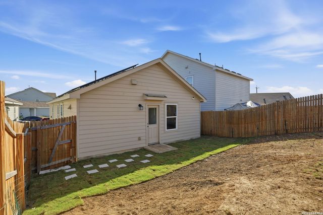 10231 Mesa Medina, San Antonio, TX 78252