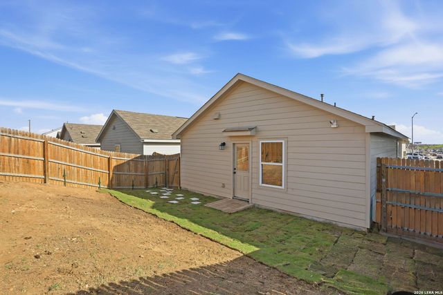 10231 Mesa Medina, San Antonio, TX 78252