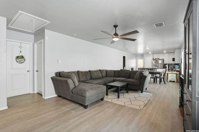 10231 Mesa Medina, San Antonio, TX 78252