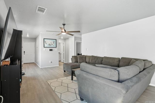 10231 Mesa Medina, San Antonio, TX 78252