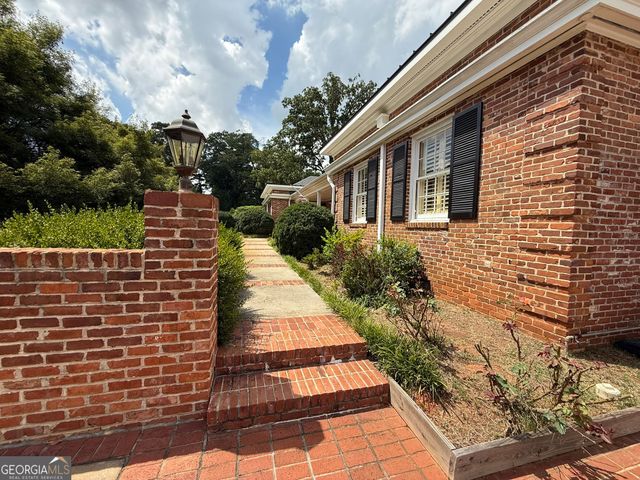 651 Brook Cir., Griffin, GA 30224
