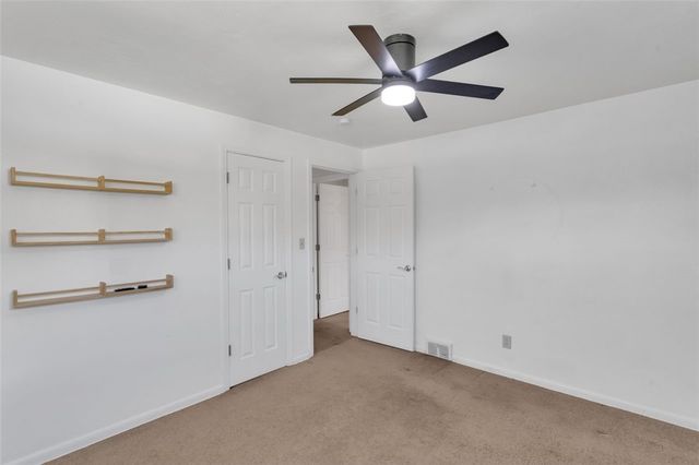 3930 Evergreen Dr, Monroeville, PA 15146