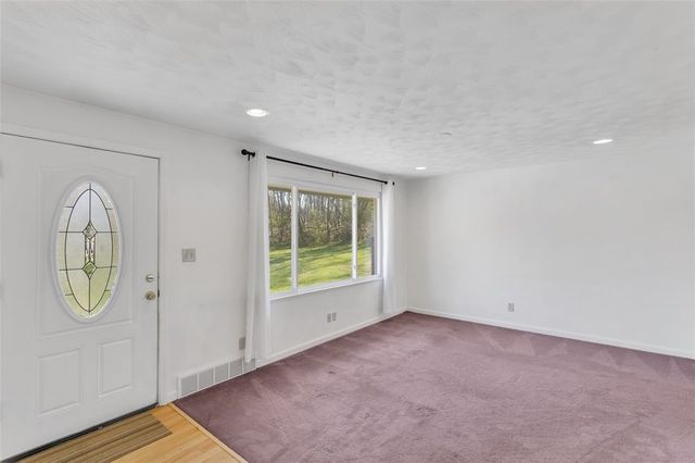 3930 Evergreen Dr, Monroeville, PA 15146