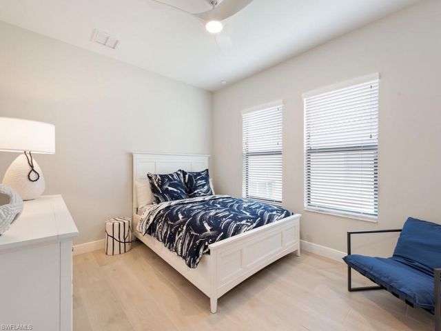 837 99th AVE N, Naples, FL 34108