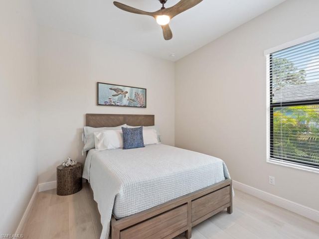 837 99th AVE N, Naples, FL 34108