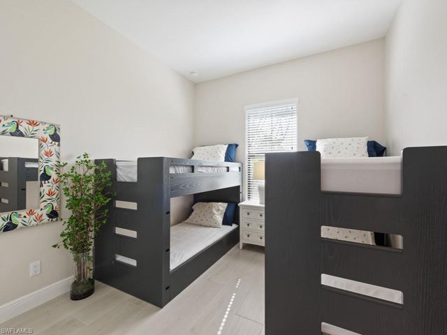 837 99th AVE N, Naples, FL 34108