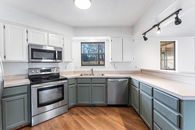 2 Donington Circle, Bella Vista, AR 72714