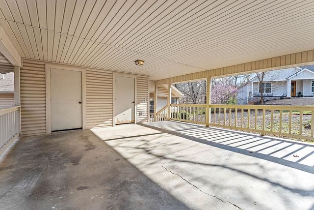 2 Donington Circle, Bella Vista, AR 72714